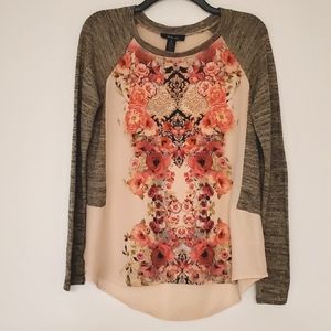 Style & Co. Floral front with gray sleeves and gold accents Med.casual